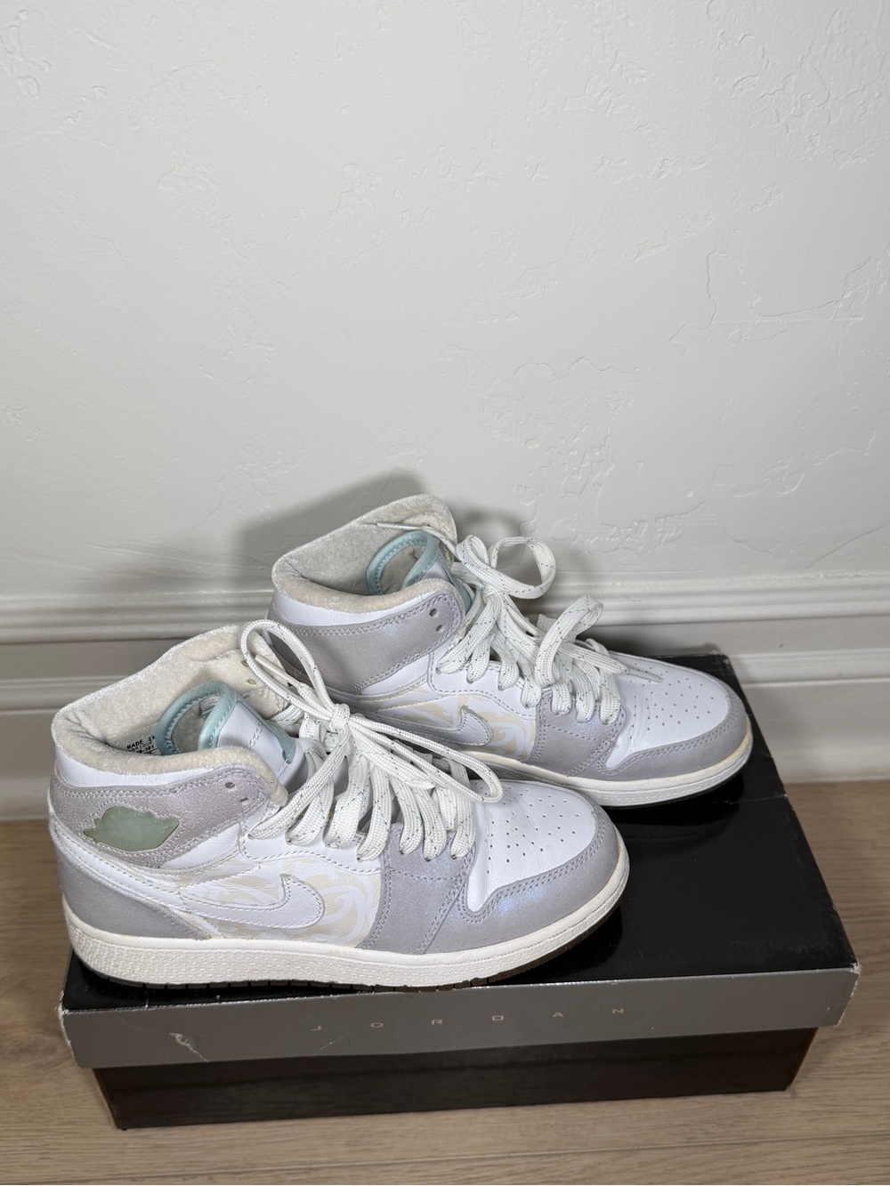 Air Jordan 1 Retro a high GS white Metallic Silver 3.5Y